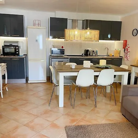 Vila Glamour With Private Pool, Garden And Ac Apartment *