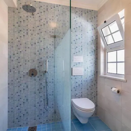 Vila Glamour With Private Pool, Garden And Ac * 페라구도