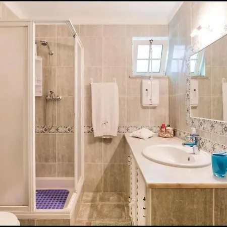 Vila Glamour With Private Pool, Garden And Ac * 페라구도